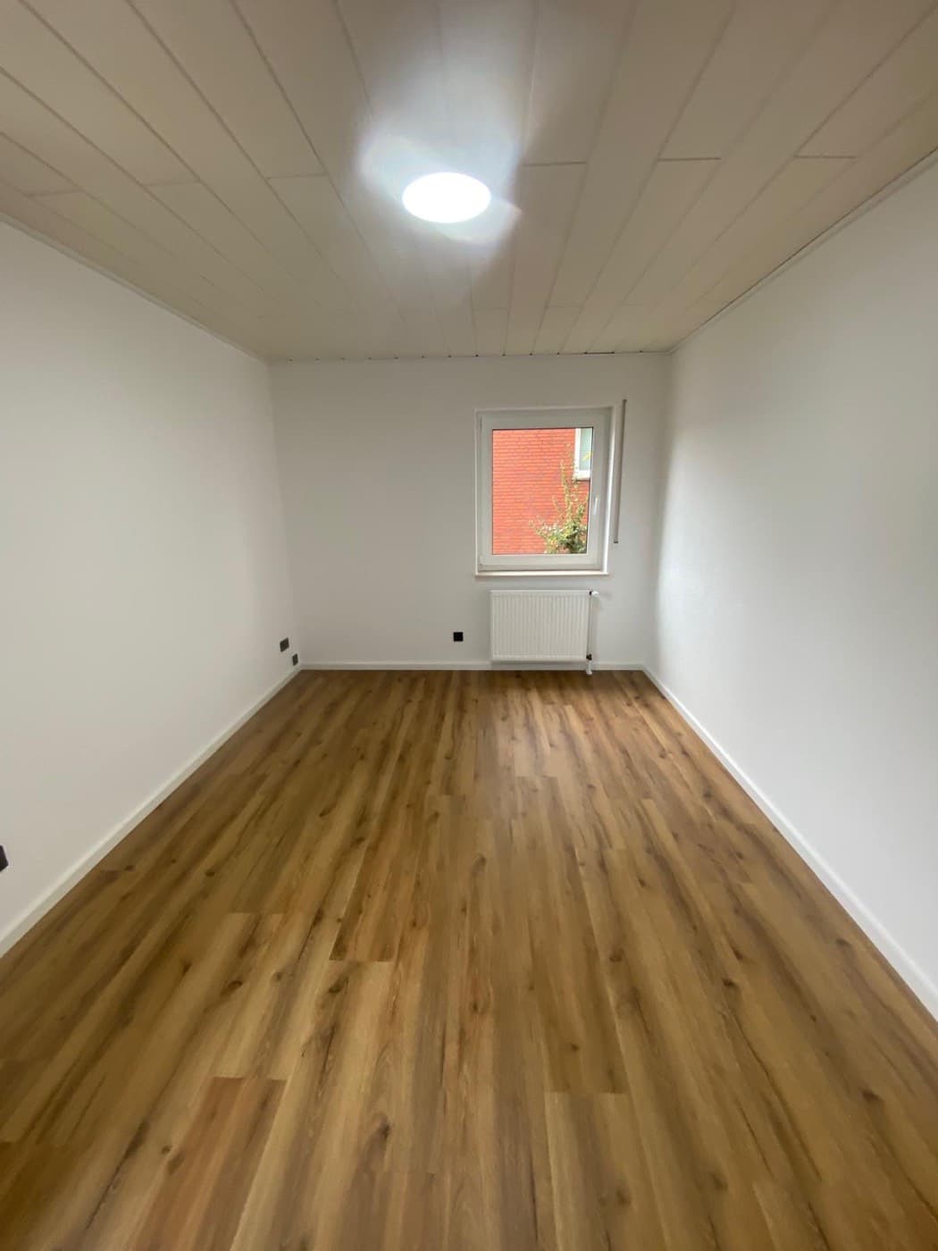 Appartement T3 rénové avec parking à Rheine — photo 1